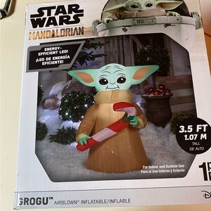 Mandolorian Grogu Baby Yoda Inflatable Outdoor Yard Decoration Christmas